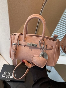 Women Litchi Pattern PU Leather Handbag Heart Pendant Small Platinum Bag Style Crossbody Bag Retro Fashion Top Handle Bag