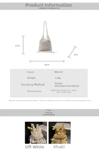 Vue détaillée du sac en paille tissé à la main avec de longues franges et corde de coton