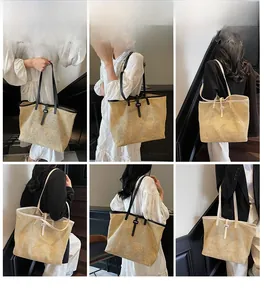 Sac fourre-tout en paille tressée avec design ajouré et anses en cuir sous divers angles