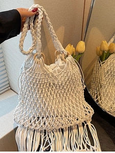 Sac à Épaule en Paille Tissé à la Main Bohème Avec Glands Anneau en Bois Grand Sac de Plage Fourre-tout Voyage