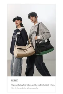 Sac de sport étanche en nylon avec séparation sec-humide et large bandoulière