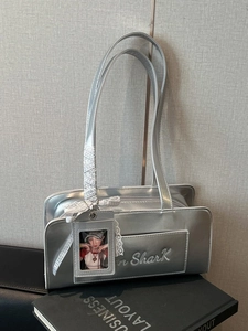 Borsa Sottobraccio Y2K Metallica da Donna Con Scomparto per Carte Foto Fiocco in Pizzo Retro Tinta Unita in Pelle PU da Donna