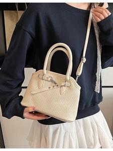 Damen Plissierte PU Leder Handtasche Koreanischer Stil Vertikale Textur Tote Bag Mode Umhängetasche Mit Silber Metallteilen Crossbody Bag