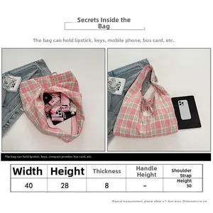 Guide des tailles pour un sac cabas en toile à carreaux avec dimensions et détails