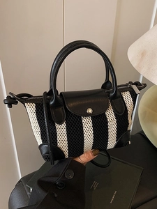 Borsa a Tracolla a Righe da Donna alla Moda in Maglia e Pelle PU Bianca e Nera Borsa a Mano Piccola Casual a Forma di Raviolo
