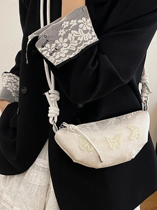 Damen Neuer Chinesischer Stil Schmetterling Stickerei Spitze Umhängetasche Süß Retro Halbmond Tasche Mit Geknotetem Riemen