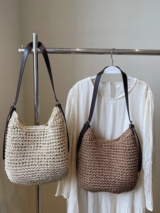 Borsa a spalla in paglia intrecciata con spalline in pelle per donna in beige e kaki