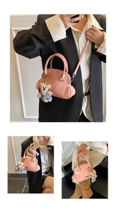 Bolso de mano rosa con asas redondas y un lindo colgante de oso de peluche suave