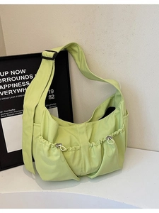 Sac bandoulière plissé en nylon vert citron avec poches à cordon et grande capacité