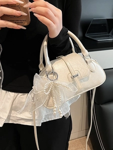 Chic off-white bow shell handbag with pearl pendant and detachable strap for women