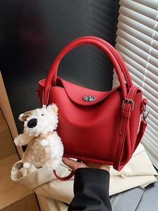 Sac Bandoulière en Cuir PU Texture Litchi pour Femmes Petit Sac à Main Carré Avec Pendentif Chiot en Peluche Sac Quotidien