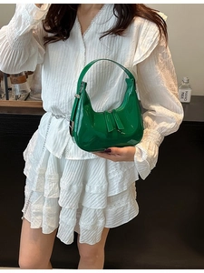 Sac à main demi-lune tendance en cuir verni vert vif avec double fermeture éclair