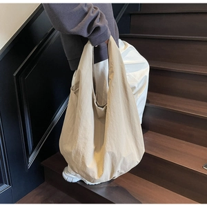 Borsa tote minimalista in tela beige impermeabile con grande capacità a spalla