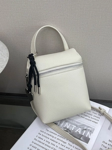 Korean Fashion Litchi Texture PU Leather Crossbody Bag For Women Small Square Shoulder Bag Heart Pendant Handbag Daily Use