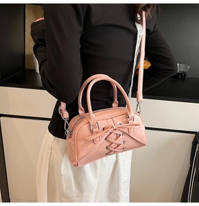 Borsa Boston rosa opaca con fiocco decorativo e tracolla rimovibile da donna