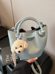 Women Retro Litchi Pattern PU Leather Bucket Bag And Zipper Pouch Minimalist Knot Handle Crossbody Bag With Plush Dog Pendant Fashion Shoulder Handbag