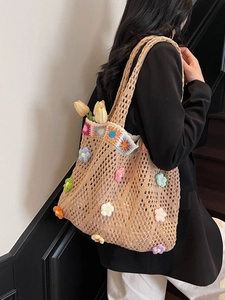 Borsa tote in maglia fatta a mano con fiori colorati e un design casual spazioso