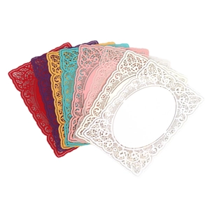 Cartes en papier dentelle découpées au laser avec motif floral en couleurs nacrées