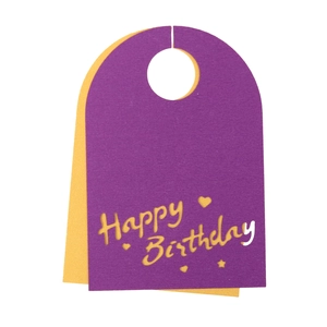 Detalle de tarjetas Happy Birthday para copas con diseño troquelado en púrpura y amarillo