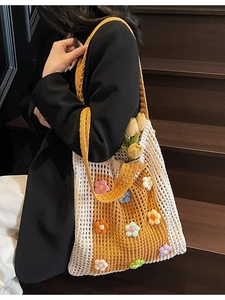 Sac fourre-tout en crochet avec fleurs 3D colorées et bretelles tissées jaunes