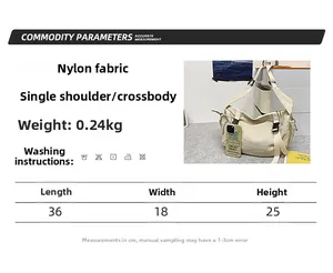 Detaillierte Größentabelle und Spezifikationen für die cremefarbene Nylon-Umhängetasche