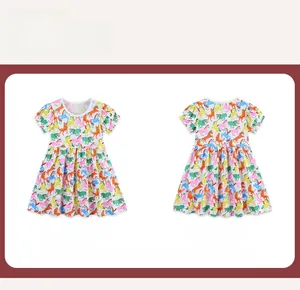Vues avant et arrière de la robe d'été pour filles avec motif poney multicolore