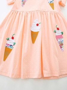 Vestido de verano rosa con lunares para niñas y bordado de helado con talle fruncido
