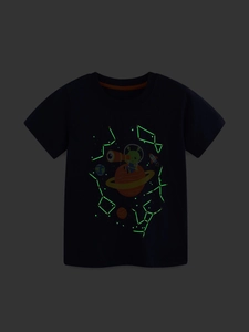 T-shirt blu navy per bambini con stampa di astronauti e pianeti che brilla al buio