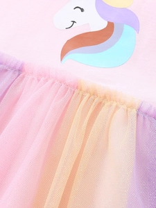 Abito rosa da bambina in cotone con stampa unicorno e gonna in tulle glitter arcobaleno