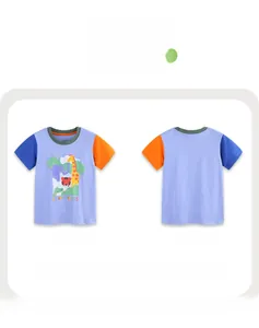 Detaillierte Vorder- und Rückansicht des Kinder-T-Shirts mit Safari-Tiermotiv und bunten Ärmeln