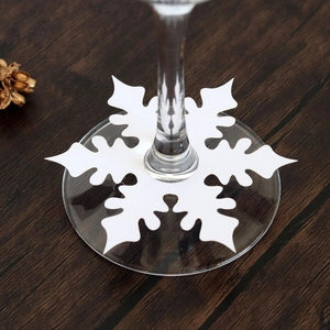Snowflake Wine Glass Cards Pearlescent Paper Laser Cut Hollow Place Cards For Christmas Wedding Holiday Party Table Decoration