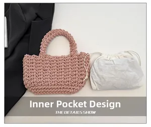 Detail der geflochtenen Beuteltasche mit sicherem weißem Innenbeutel mit Kordelzug