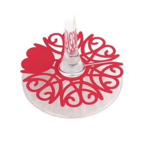 Red laser-cut heart pattern paper place cards for wedding wine glasses decoration