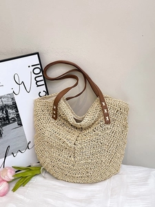 Women Retro Woven Straw Tote Bag Summer Beach Vacation Large Capacity Shoulder Bag With Brown PU Leather Straps Casual Bag