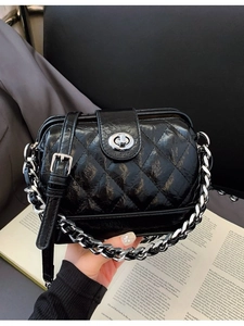 Women Vintage Quilted Rhombic Crossbody Bag Small Square PU Leather Handbag With Silver Chain Lock Fashion Daily Shoulder Bag