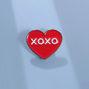 Spilla in Smalto a Forma di Cuore Rosso in Lega Con Lettera XOXO Distintivo per Zaino Cappello Gioielli di Moda Regalo di San Valentino