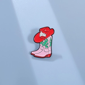Épinglette en Émail Style Cow-Boy de l'Ouest Bottes Roses Chapeau Rouge Broche en Alliage Dessin Animé pour Sac à Dos Vêtements
