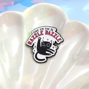 Épingle en Émail Chat Noir Dessin Animé Give Em The Ol Razzle Dazzle Badge Broche Animal Drôle pour Vêtements Sacs Bijoux