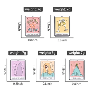 Tableau des tailles de cinq broches émaillées colorées style tarot avec paroles