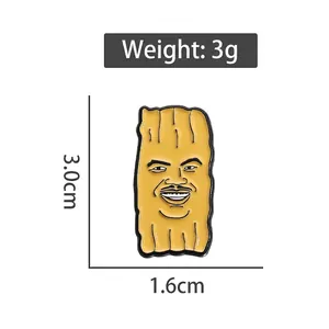 Insigne en émail drôle bloc de bois dessin animé, dimensions 3,0cm x 1,6cm, poids 3g
