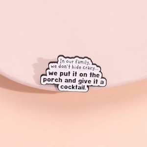Pin's nuage en émail blanc avec citation d'humour sur support rose pour accessoires