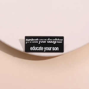 Rechteckig Legierung Emaille Pin Protect Your Daughter Educate Your Son Sozialer Slogan Abzeichen Für Kleidung Rucksack