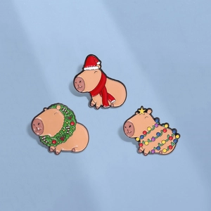 Christmas Capybara Enamel Brooches Zinc Alloy Cartoon Animal Badge With Santa Hat Wreath Lights For Party Women Men Gift