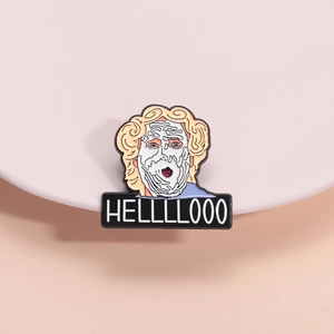 Broche créative en émail inspirée d'un film culte avec texte blanc HELLLLOOO