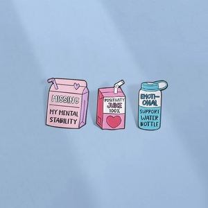 Lot de Pins en Émail Amusants Brique de Boisson Alliage de Zinc Lait Jus Bouteille d'Eau Broche Badge Slogan pour Sac Vêtements