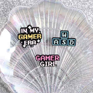 Drei-teiliges Pixel-Art-Gamer-Emaille-Pin-Set mit Gamer Era und Gamer Girl Abzeichen
