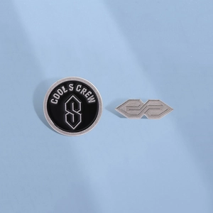 Minimalist Zinc Alloy Enamel Geometric S Letter Round Badge Brooch Pin For Clothing Backpack Hat Unisex Accessories