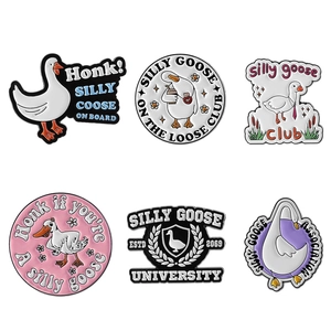 Ensemble de six broches oie créatives en émail aux couleurs et motifs variés