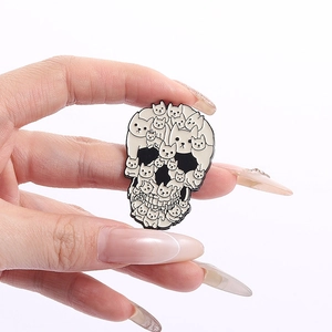 Cartoon skeleton head enamel pin with many cats pattern for Halloween gifts