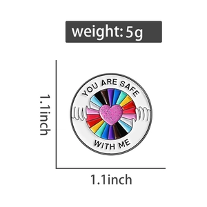 Pin's arc-en-ciel en émail indiquant taille 1,1x1,1 pouces et poids 5g sur fond blanc